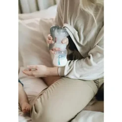Dr. Brown's Breast Pumps*Dr. Brown - Manual Breast Pump with Softshape Silicone Shield