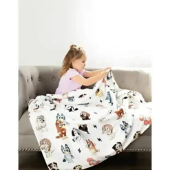 Ellie Sue Blankets & Quilts*- Blue Dog & Friends Bamboo Throw Blanket