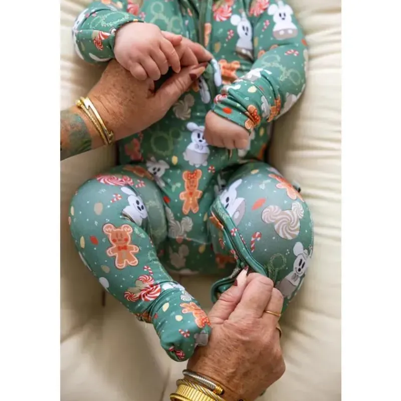 Ellie Sue Baby Sleepwear*- Disney Mickey Christmas Magic Zipper Romper