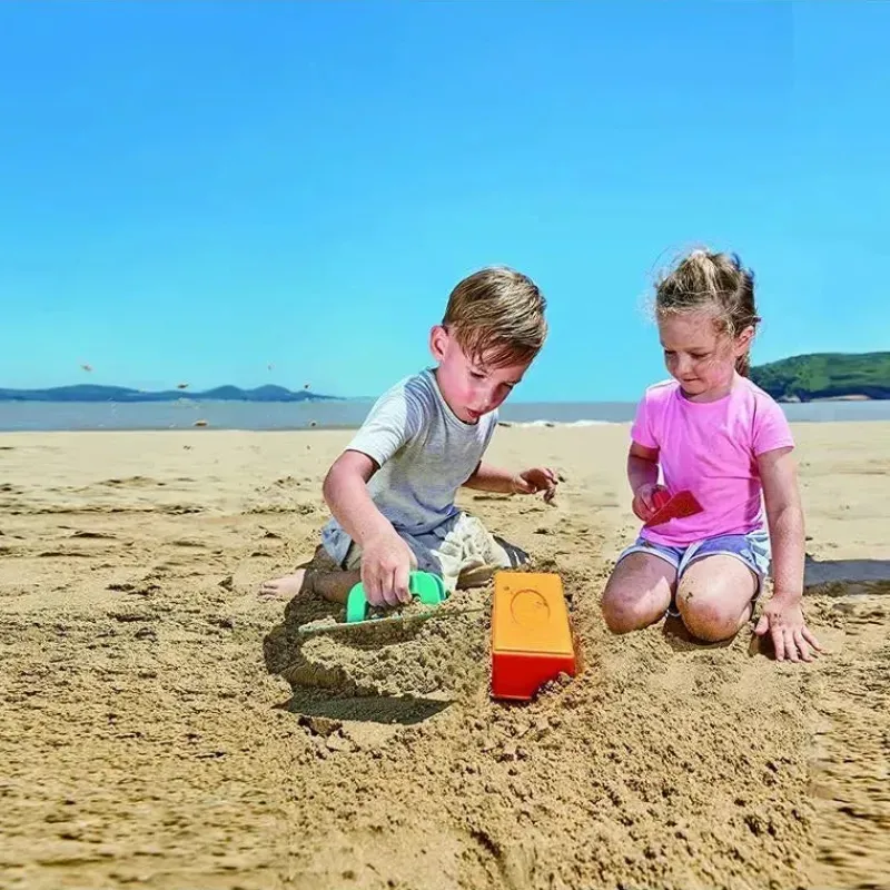 Hape Playtime Gift Set*- Master Bricklayer Beach and Sand Toy Set