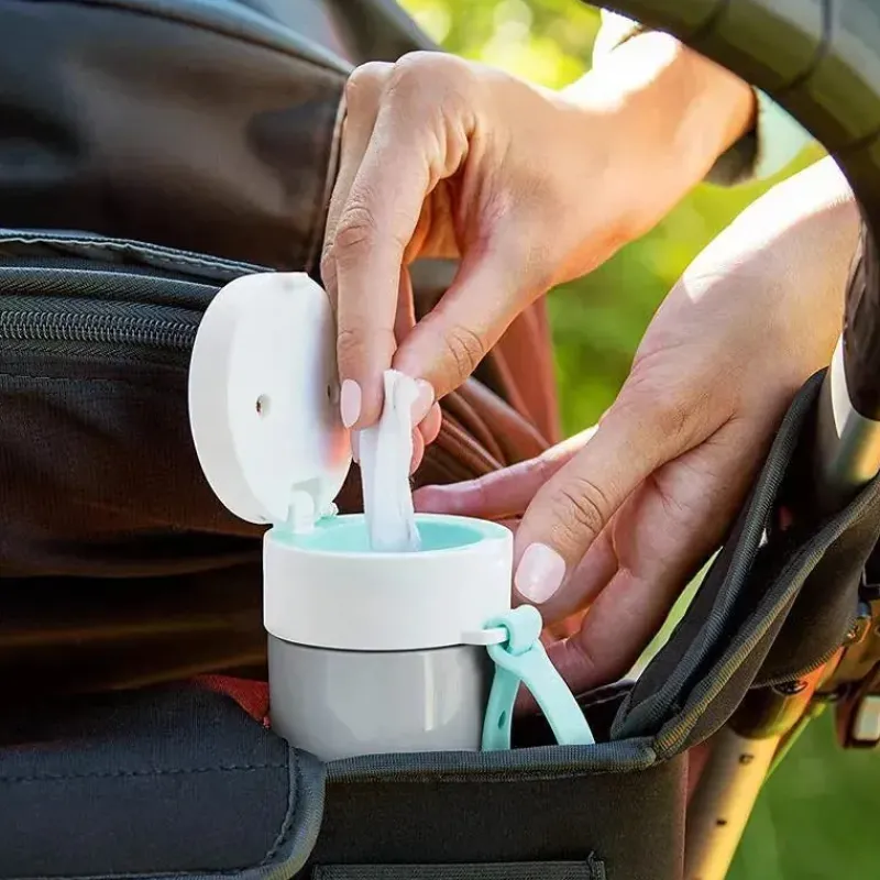 Munchkin Wipes & Warmers*- Brica Clean-To-Go Wipes