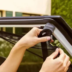 Munchkin Sun Care*- Magnetic Stretch-To-Fit Sun Shade