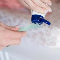 Ola Baby Diaper Rash*- Diaper Rash Cream Applicator with Suction Base, Lilac