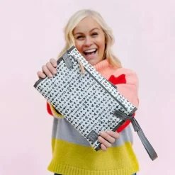 Petunia Pickle Bottom Mickey & Minnie|Diaper Bag Accessories*Petunia - Nimber Diaper Clutch + Changer In Love Mickey Mouse
