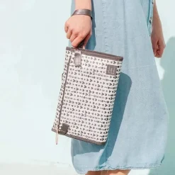 Petunia Pickle Bottom Mickey & Minnie|Diaper Bag Accessories*Petunia - Nimber Diaper Clutch + Changer In Love Mickey Mouse