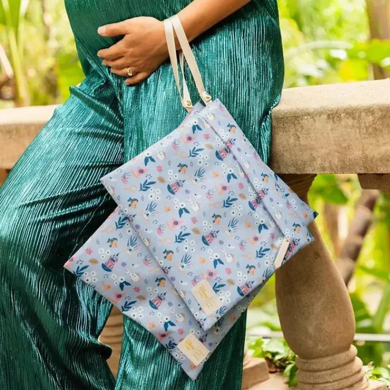 Petunia Pickle Bottom Disney Princess|Diaper Bag Accessories*Petunia - Wet Baby Bag Duo - Disney Princess Courage & Kindness