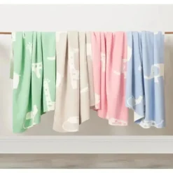 Piccolo Bambino Blankets & Quilts*- Jacquard Reversible Blanket On Wooden Hanger Beige