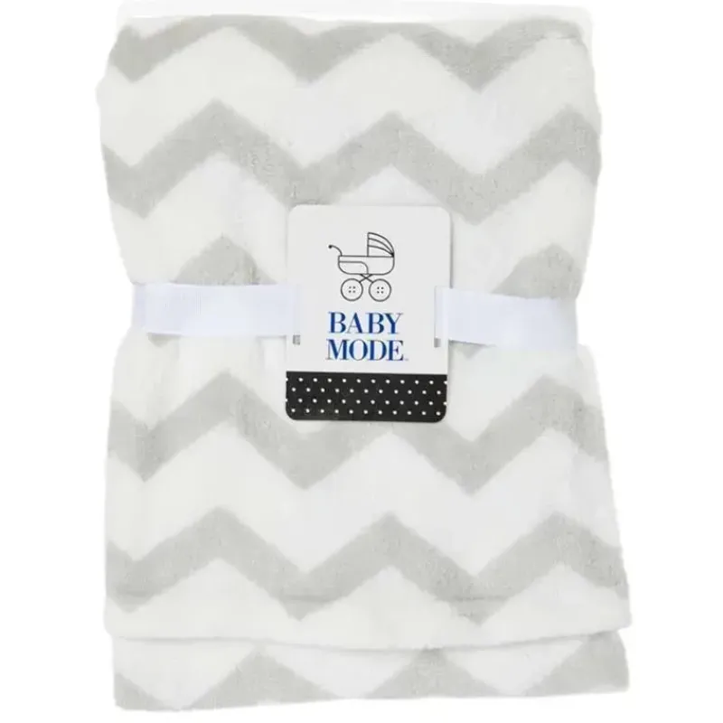 Rose Textiles Blankets & Quilts*Coral Fleece Blanket - Grey Chevron